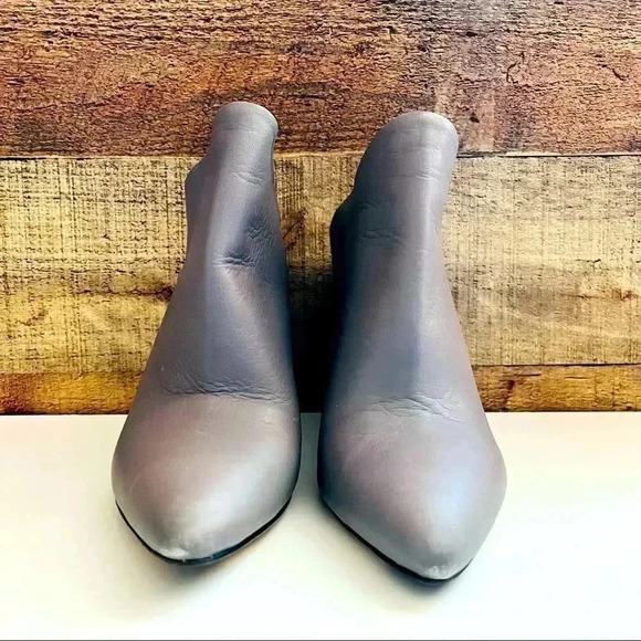 VINCE Gray Leather Wedges - Picture 4 of 8